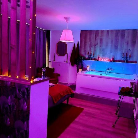 Superbe Appartement Colmar Avec Vue Et Jacuzzi ภายนอก รูปภาพ