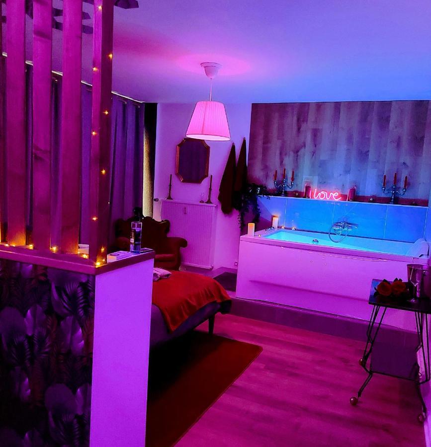 Superbe Appartement Colmar Avec Vue Et Jacuzzi ภายนอก รูปภาพ