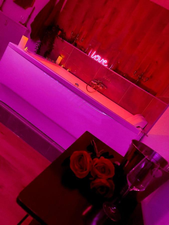 Superbe Appartement Colmar Avec Vue Et Jacuzzi ภายนอก รูปภาพ