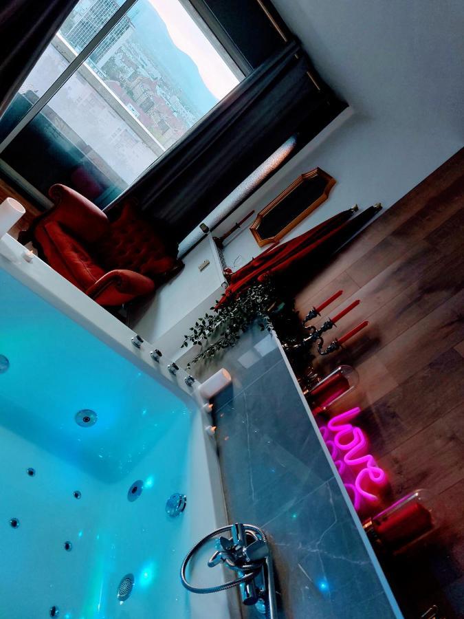 Superbe Appartement Colmar Avec Vue Et Jacuzzi ภายนอก รูปภาพ