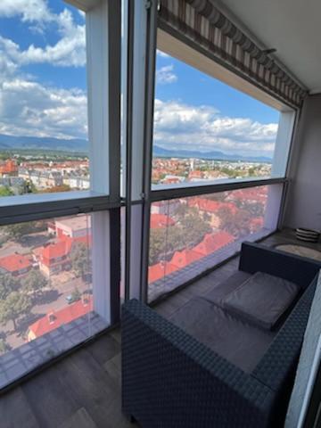 Superbe Appartement Colmar Avec Vue Et Jacuzzi ภายนอก รูปภาพ